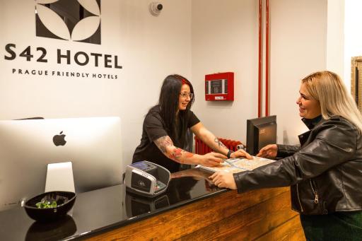 S42 Hotel Prague - Housity