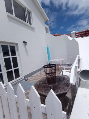 Lovely 2-bedroom vacation home with free parking - Housity