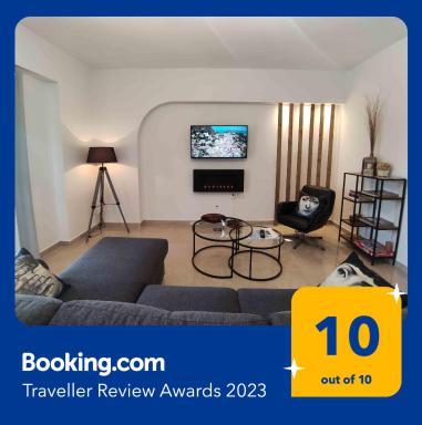 Grey Swan - Modern & Stylish apartment with Private Parking - Housity