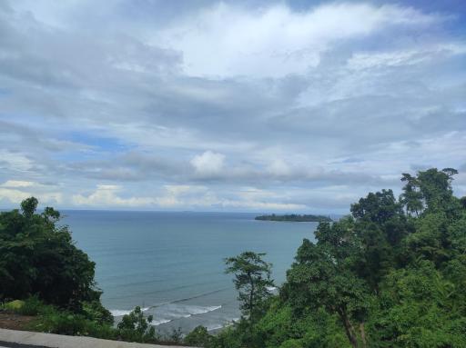 Air Manis Secret Surfcamp - Housity