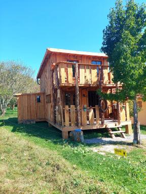 Cabane insolite TOUT CONFORT Chalet Gites Luzy Morvan Bourgogne - Housity