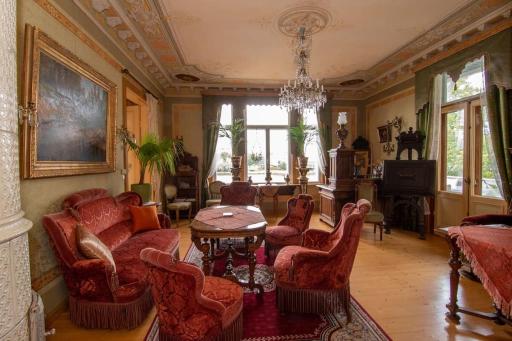 Historic Villa in the city with a sea bay view - Housity