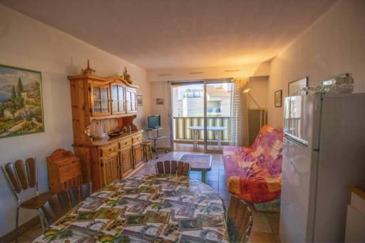 Nice 45m with terrace in Fréjus - Housity