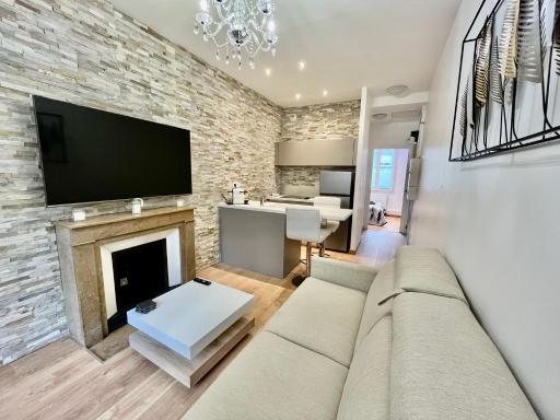 Guest-K Peretto Netfix-Balcon-Free Parking - Housity