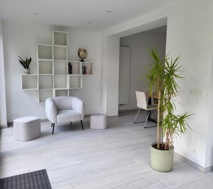 Villa Bed & Garden - Housity
