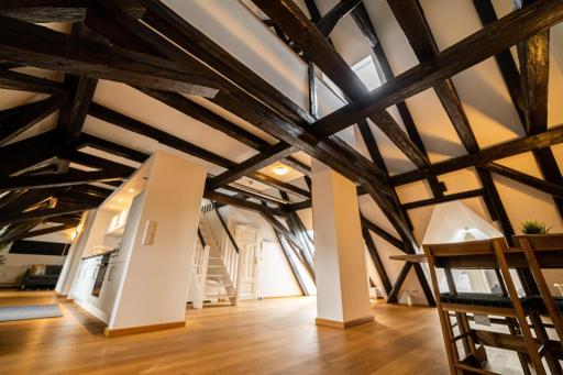 FullHouse - Halle - R17 - 111sqm Loft - 8 Beds for 10 guests - Housity