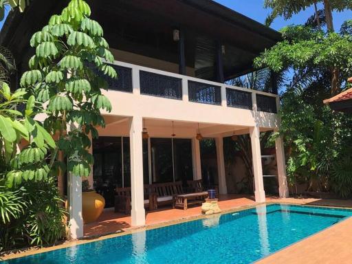 Villa with Swimming Pool/Jacuzzi and boat mooring - Housity