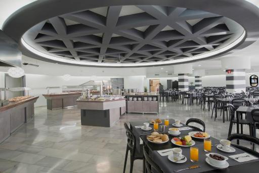 Hotel El Puerto by Pierre Vacances - Housity