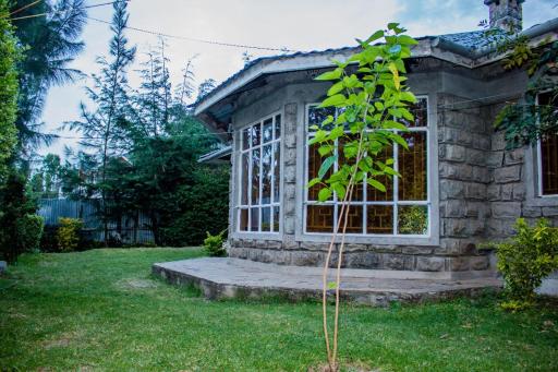 Lovely Spacious 3-Bed All EnSuite House in Nanyuki - Housity