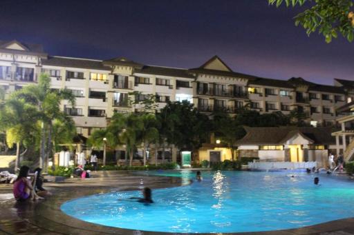 One Oasis A12 back of Sm Mall Ecoland - Housity