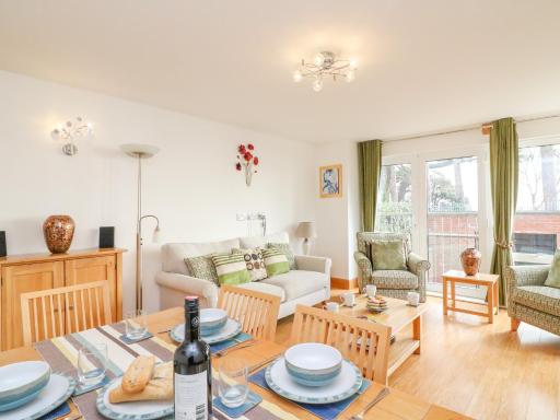 Newton's Cove View - Housity