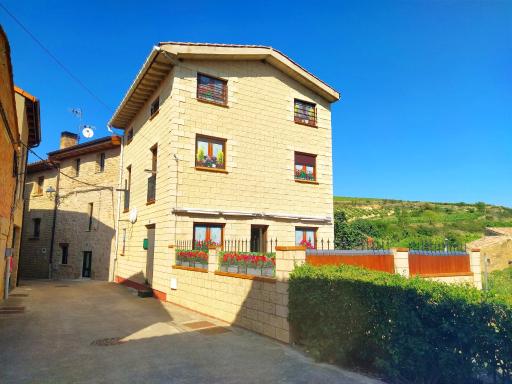 CASA DEL HUEVO, 8 a 16 pers, RIOJA ALAVESA, a 15km de Logroño y Laguardia - Housity