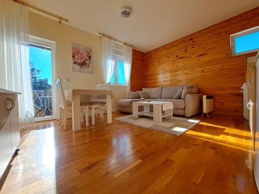Cozy nature apartment with space for parking. - Housity