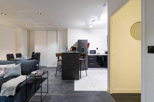 Black and White cosy - Housity