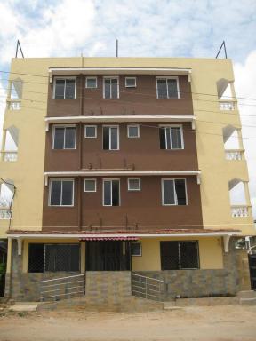 Golden Guest House- Miritini - Housity