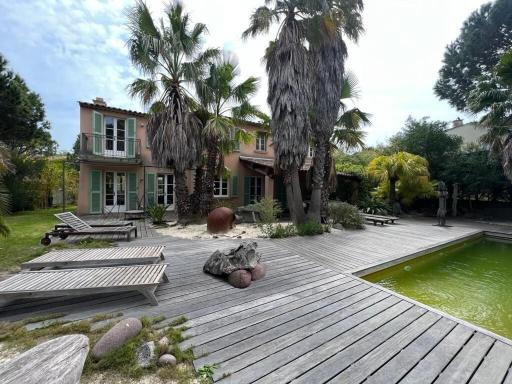 Villa tropezienne - Housity