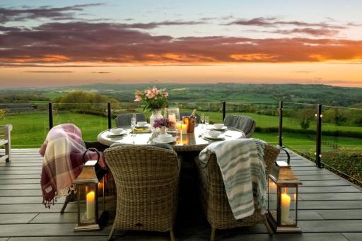 Unique Retreats - Housity