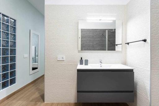 Sunnyland Santa Cruz Loft parking - Hizvo