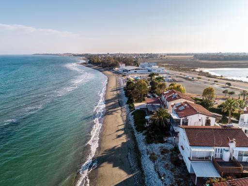 Mezonete, 50 meters from the sea, with patio - Housity