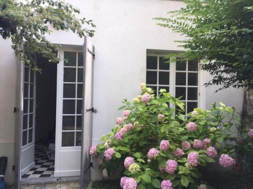 Charmante maisonnette jardin Triangle d'or - Housity