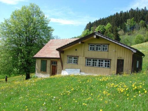 Appenzellerhaus mitten im Grünen - Housity