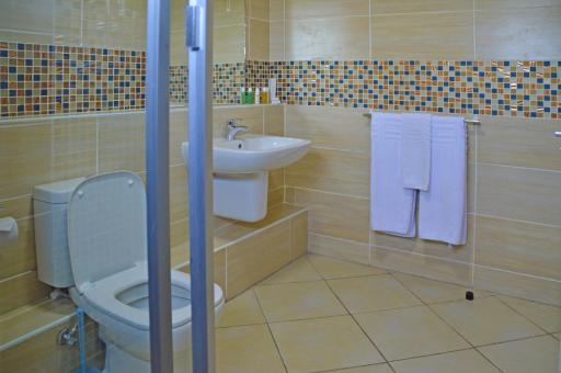 Norfolk Towers Serviced Apartment -Nairobi, City Centre CBD - Housity