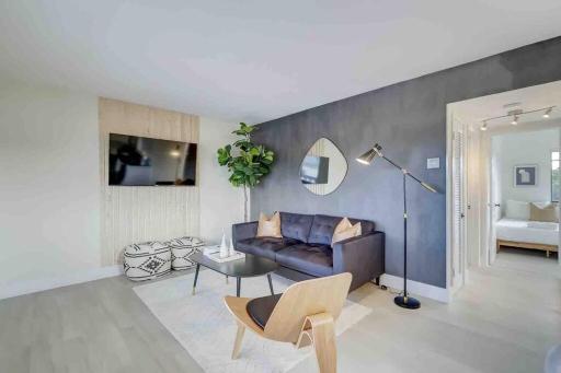 Modern & Beachy-Rlx space for 6ppl - Housity