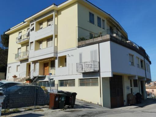 37 Nodi - Housity