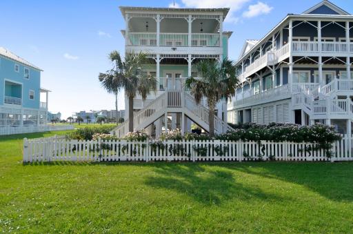 Beachside Haven - Housity