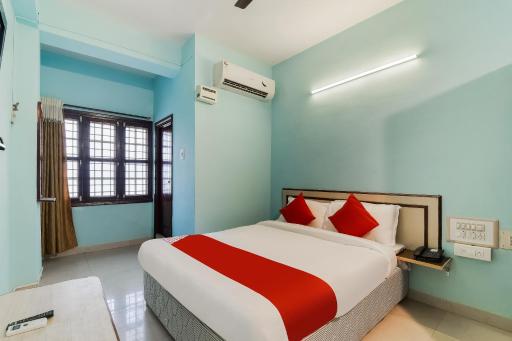 Jayalakshmi Hotel - Housity