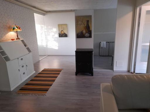 Huoneisto noin 55m2 perusvarustein. - Housity