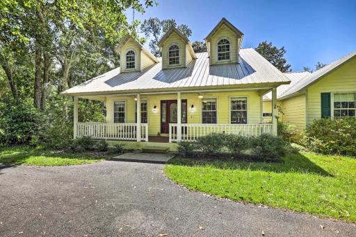 Charming Waldo Getaway Near Lake Santa Fe! - Housity