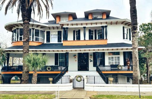 The Mansion on 17th, formerly Schaefer Haus - Housity