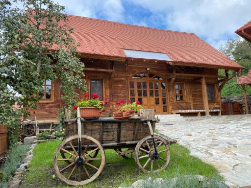 Székelyföld,Siklódi Kő Vendégház, Csűr - Housity