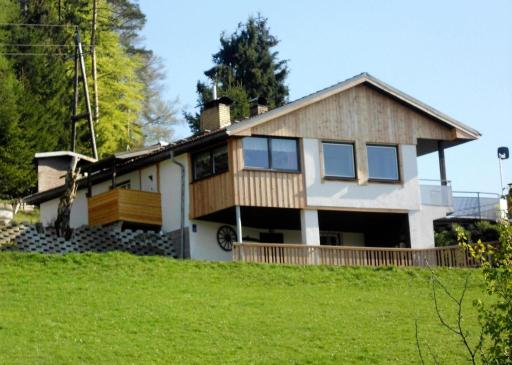 Schönes Ferienhaus in Bruck-Mürzzuschlag mit Whirlpool, Terrasse und Grill - Housity