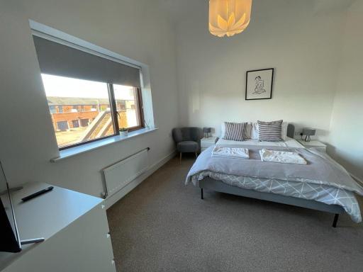 2 Bedroom House with Garden Next to River Tees - Housity
