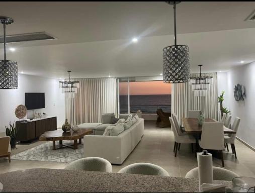 Luxury Marbella Beach Front 3 bedrooms apartment - Housity