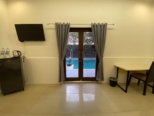 chrome hotel & resort solo - Housity