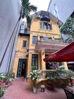 French-styled house - Housity