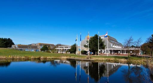 't STRANDHUYS en DE VUURTOREN, met eigen KEUKEN, ZONNIG TERRAS nabij DORP, DUINEN en STRAND, Incl verwarmd binnen ZWEMBAD - Housity