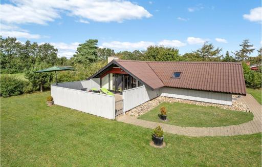 Amazing Home In Skjern With Kitchen - Housity