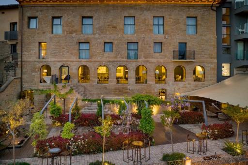 Palacio Tondon Autograph Collection - Housity