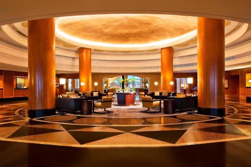 Sheraton Grand Chicago Riverwalk - Housity
