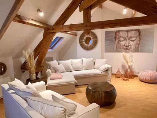 Suites Mana - La Perle des Isles , Superbe maison Art déco avec balnéothérapie - Housity