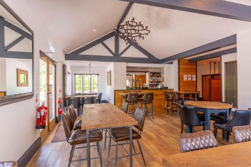 Woodcote Hotel - Housity
