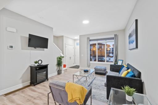 Stylish Comfort -Your Home Base for Short or Long Stays - Housity