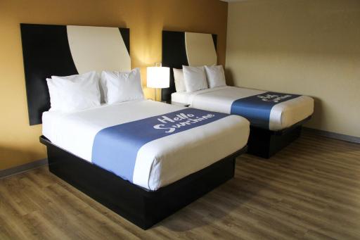 Days Inn by Wyndham Bend - Housity
