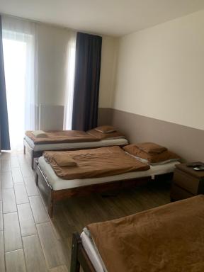 Center Panzió - Housity