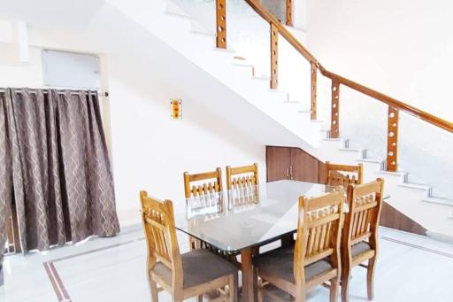 Servostay Luxurious 5 BHK Duplex in Kukatpally - Hizvo