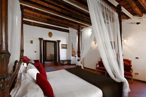 Residenze Romanae - Vicolo dell'Aquila - Housity